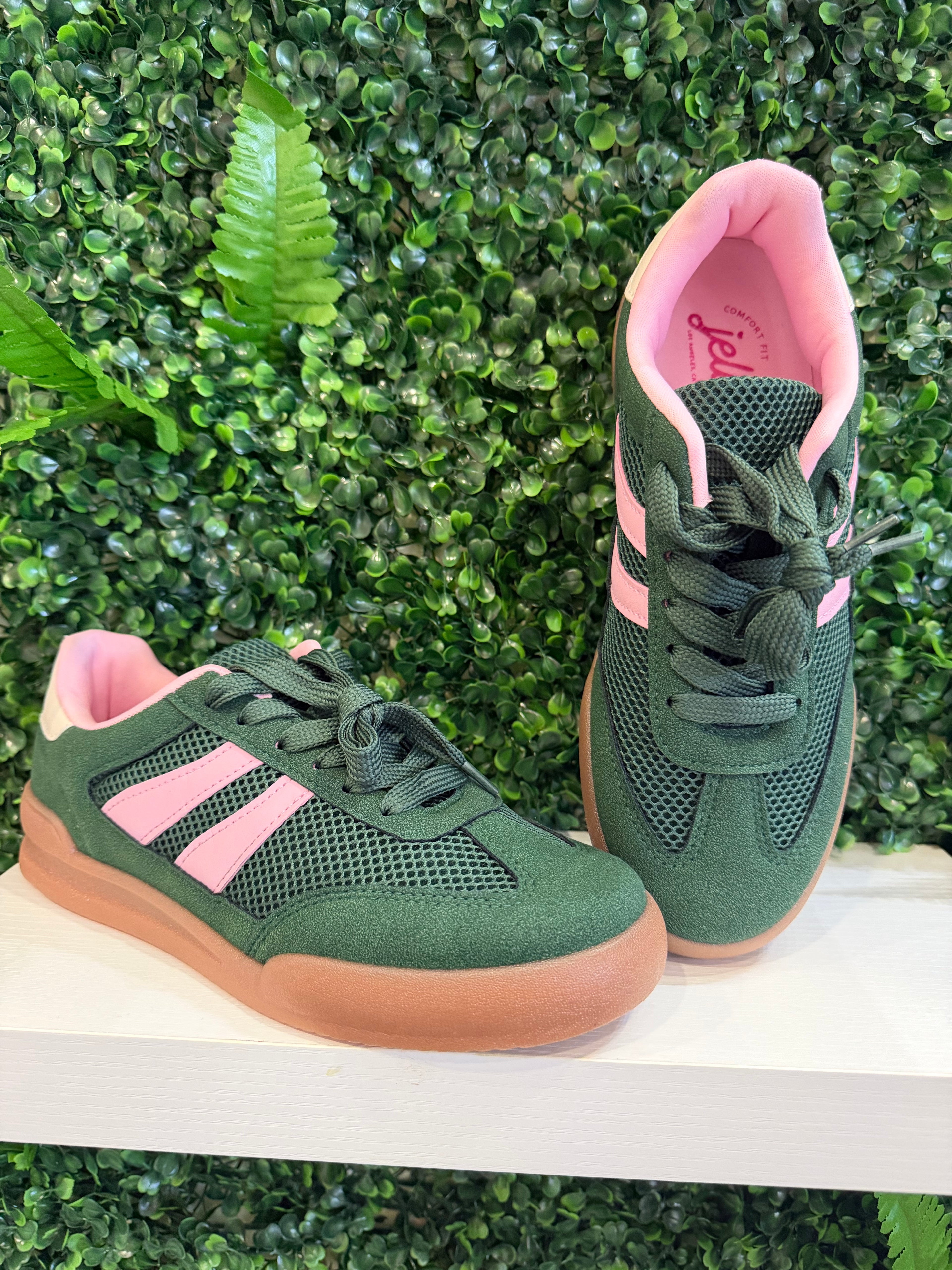 Metro Sneaker