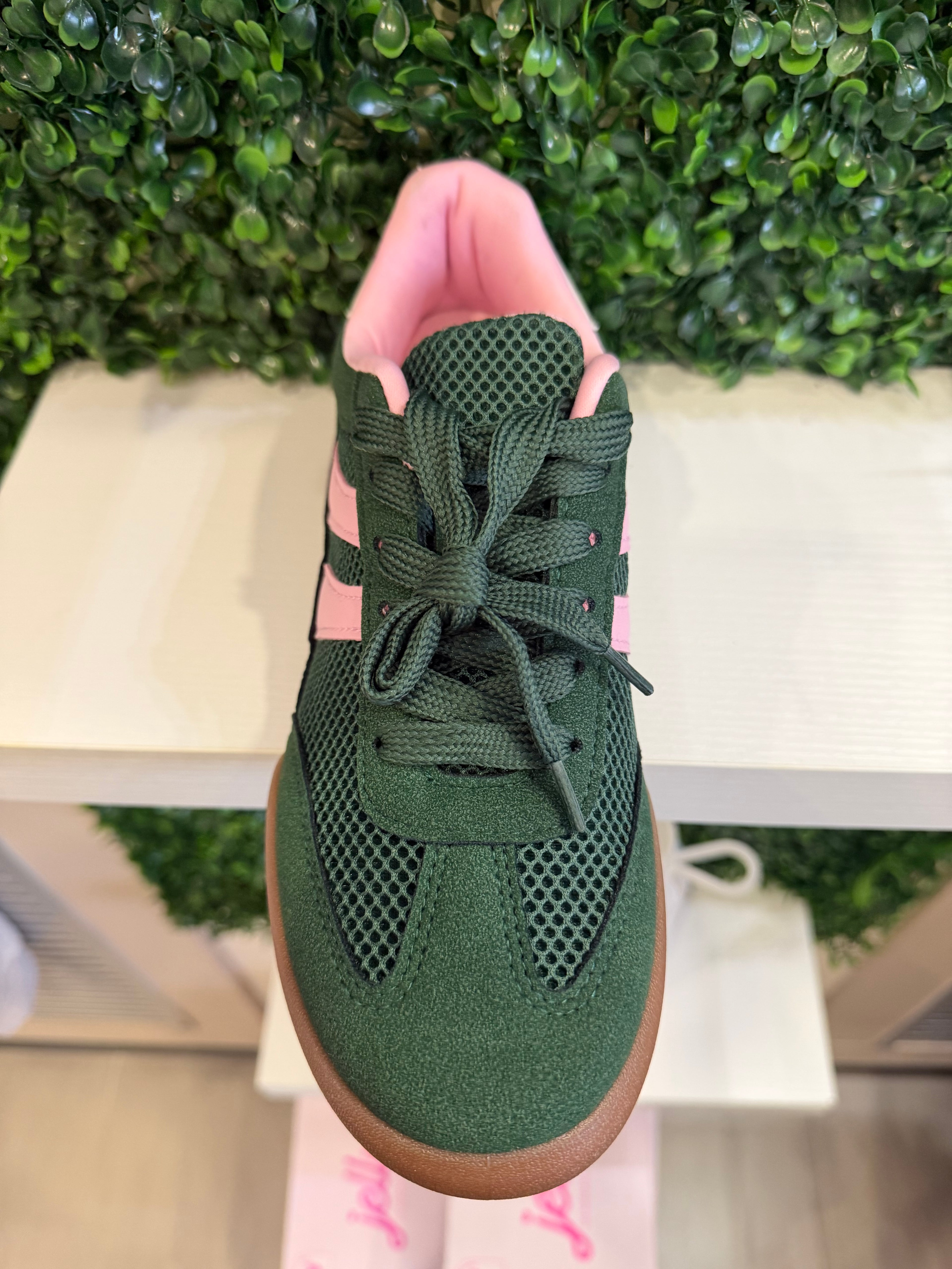 Metro Sneaker
